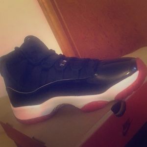 Jordan retro bred 11